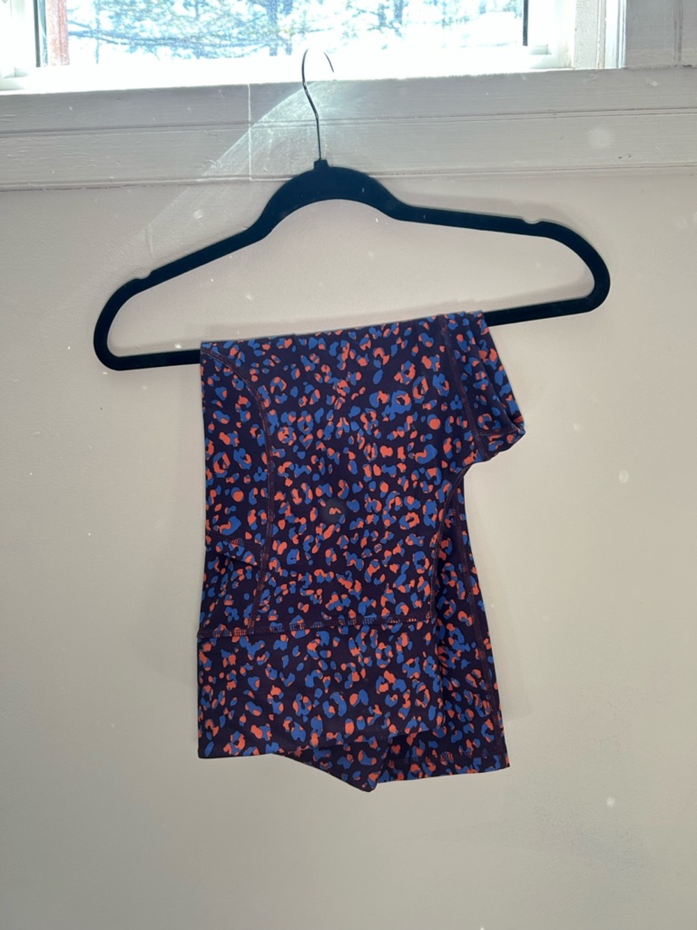 Old Navy Navy Leggings with Coral and Periwinkle Spot Print